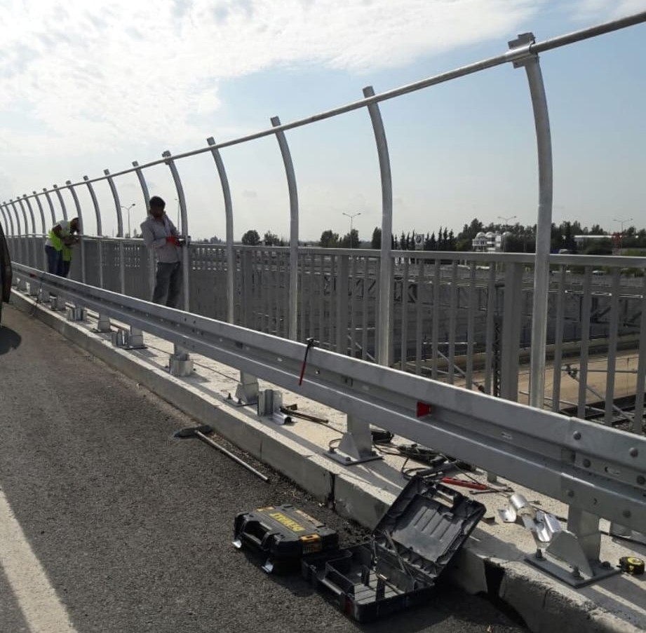 Galvanizli Boru Direk Çitleri